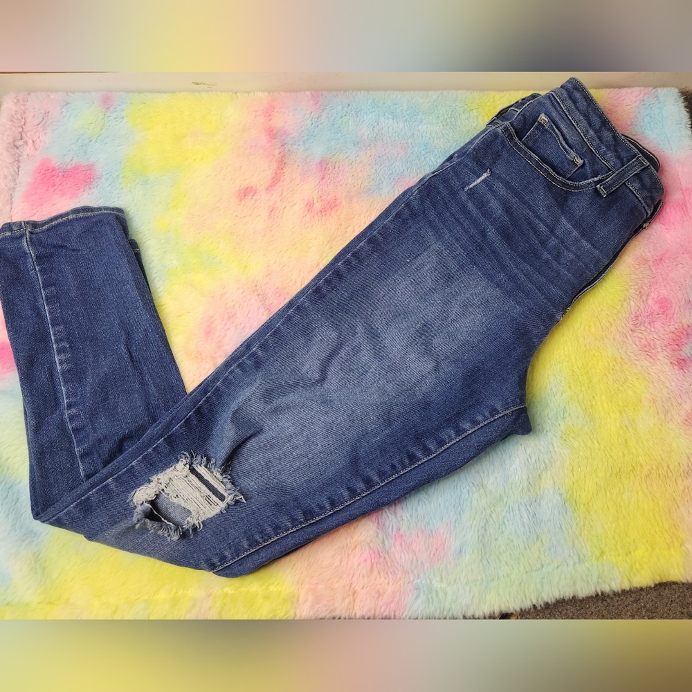Arizona Distressed Jeans